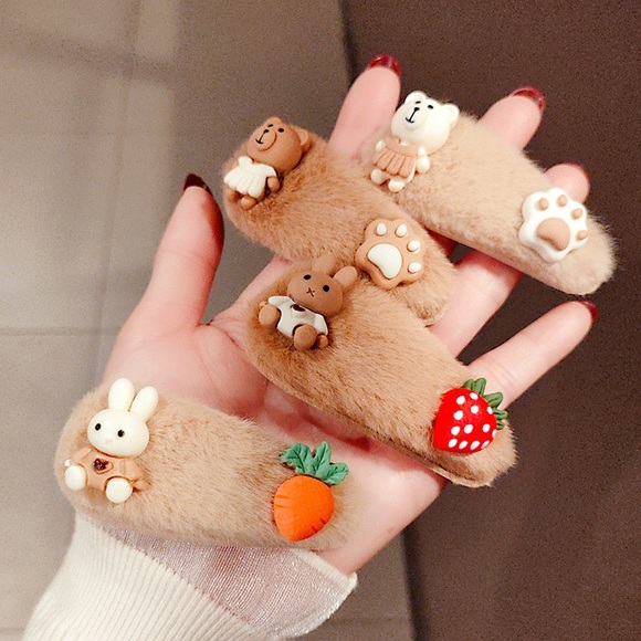 Plush hair clips/slides, snap clips. CUTE💗 - Picture 3 of 5